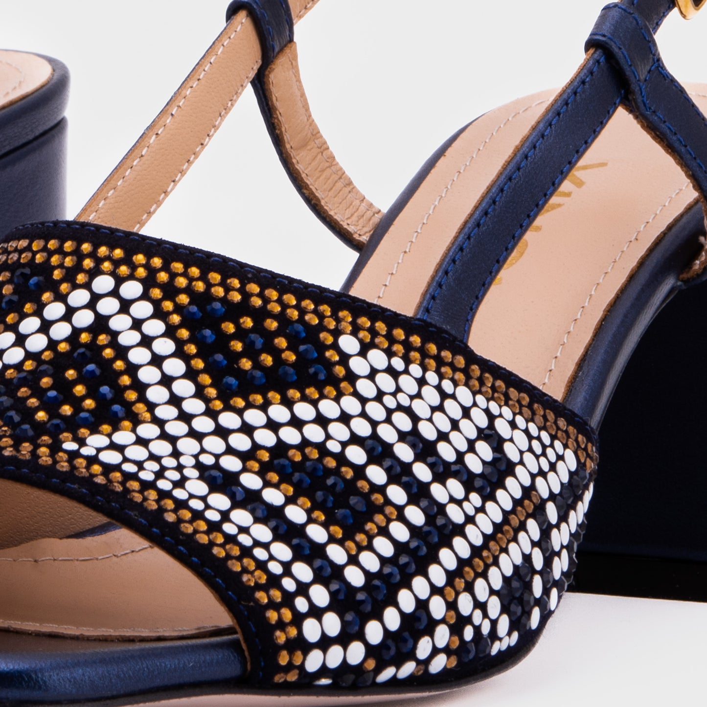 El zapato de mujer slingback de cuero azul marino Nampula