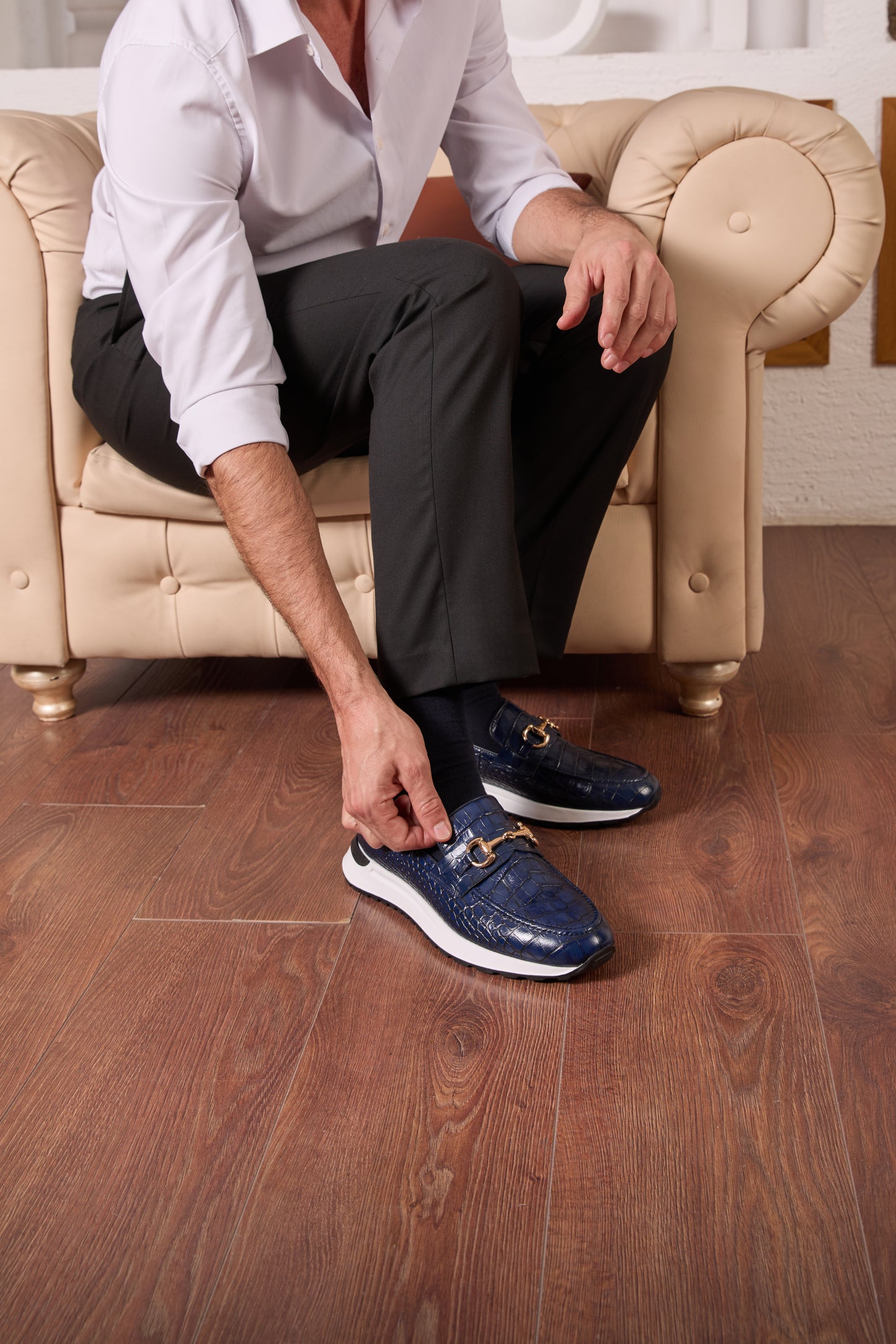 The Padova Navy Blue Leather Men Sneaker