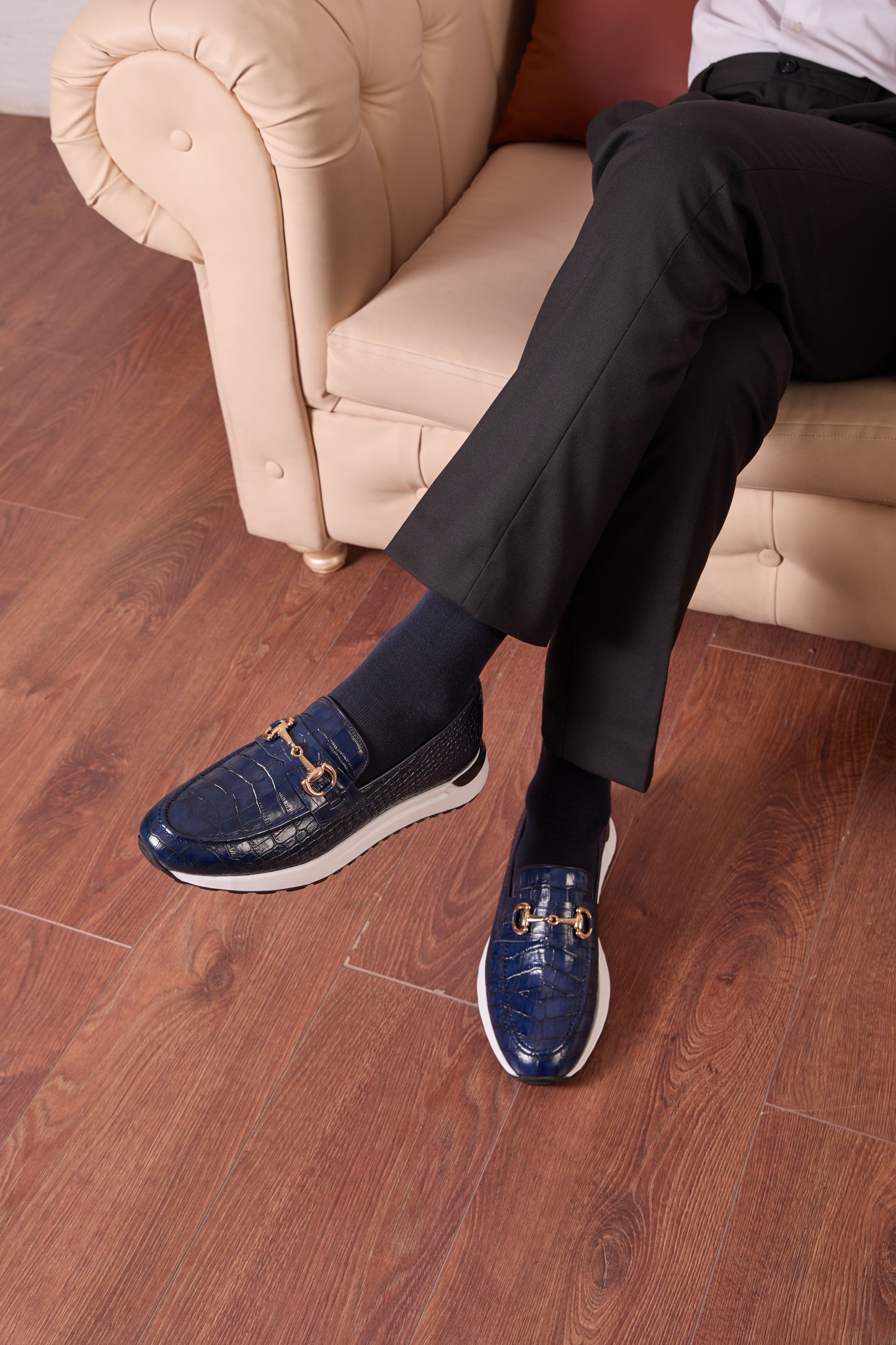 The Padova Navy Blue Leather Men Sneaker