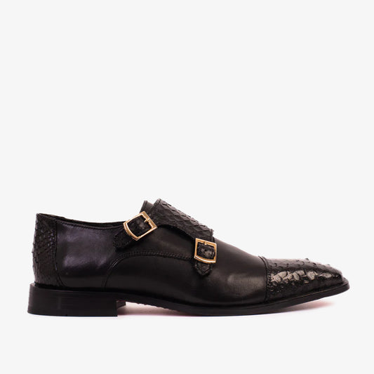 Zapato de hombre Bishkek de cuero negro con puntera y doble hebilla