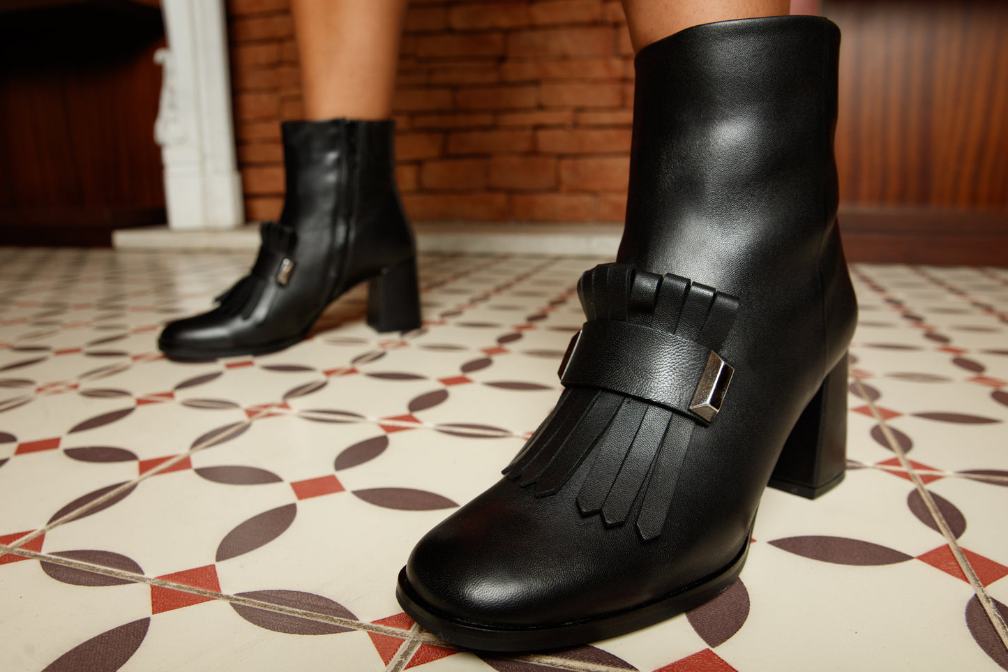 The Luksor Black Leather Block Heel Women Boot