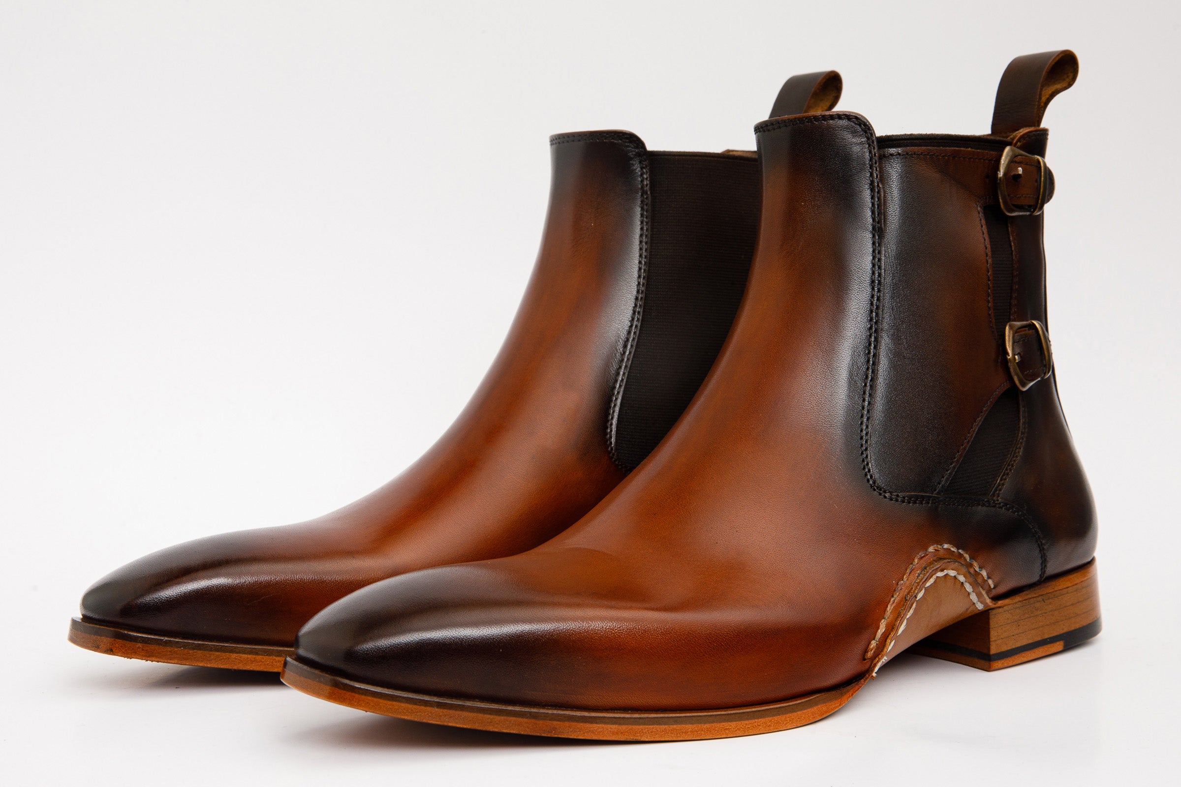 Chelsea boot with outlet buckle