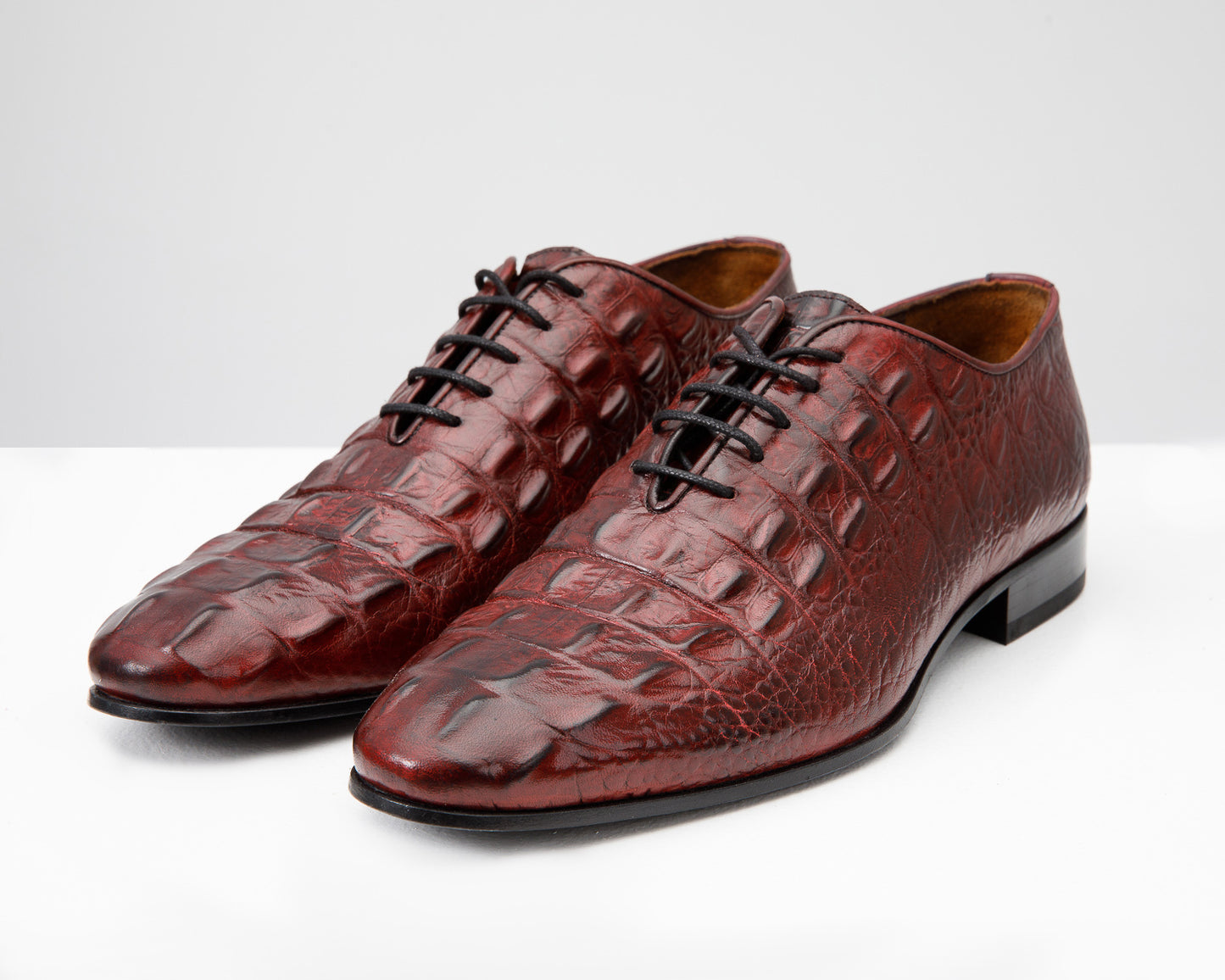 The Randor Burgundy Crocodile Leather Oxford Men Shoe